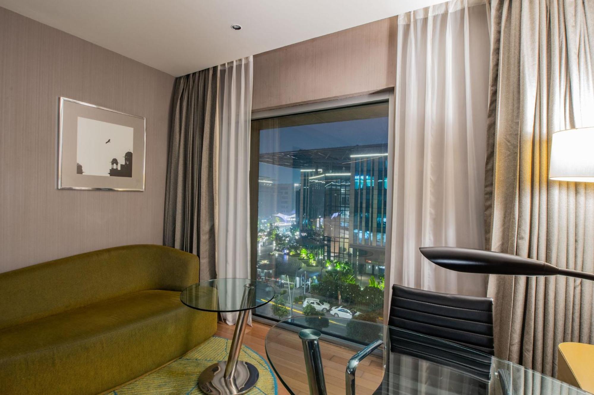 Holiday Inn New Delhi Aerocity By Ihg Екстериор снимка A room at the hotel